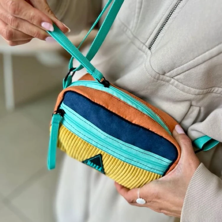 Torebka Candy Tropical Pop regulowany pasek i zapięcie na zamek