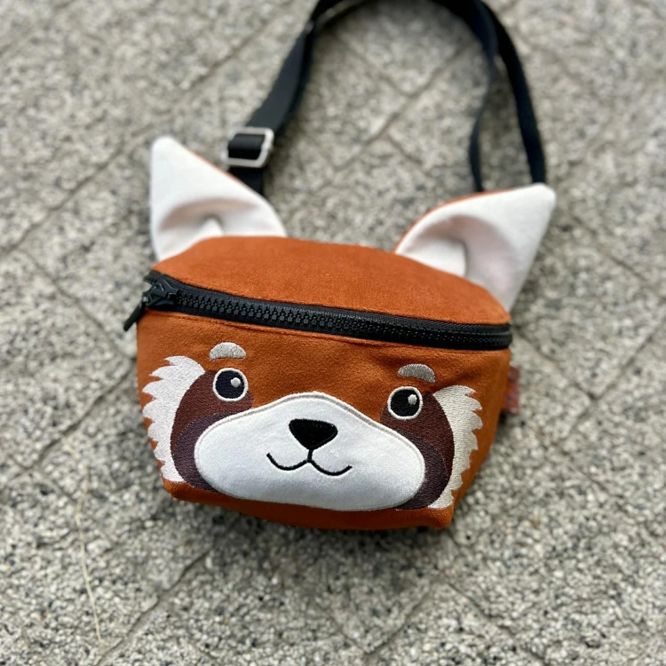 Zwierzonerka Panda Ruda z regulowanym paskiem